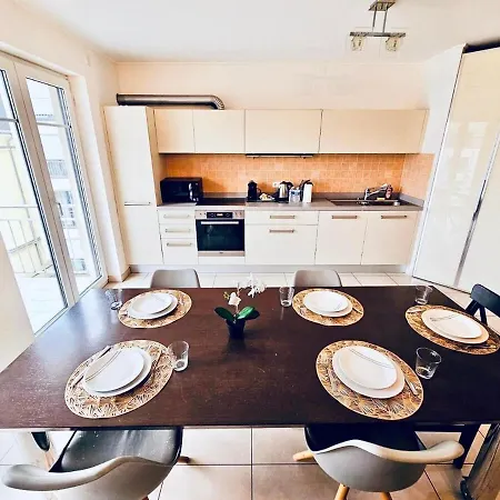 Convenient 2 Bedroom Flat Near Gare Luxembourg