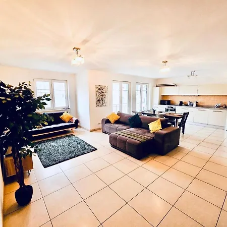 Convenient 2 Bedroom Flat Near Gare